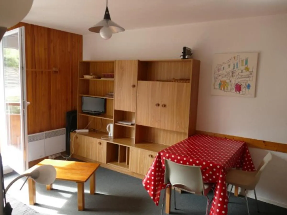 Apartmán 2 Pieces Au Pied Des Pistes Avec Balcon Et Cuisine Equipee - Fr-1-557-110 Les Adrets