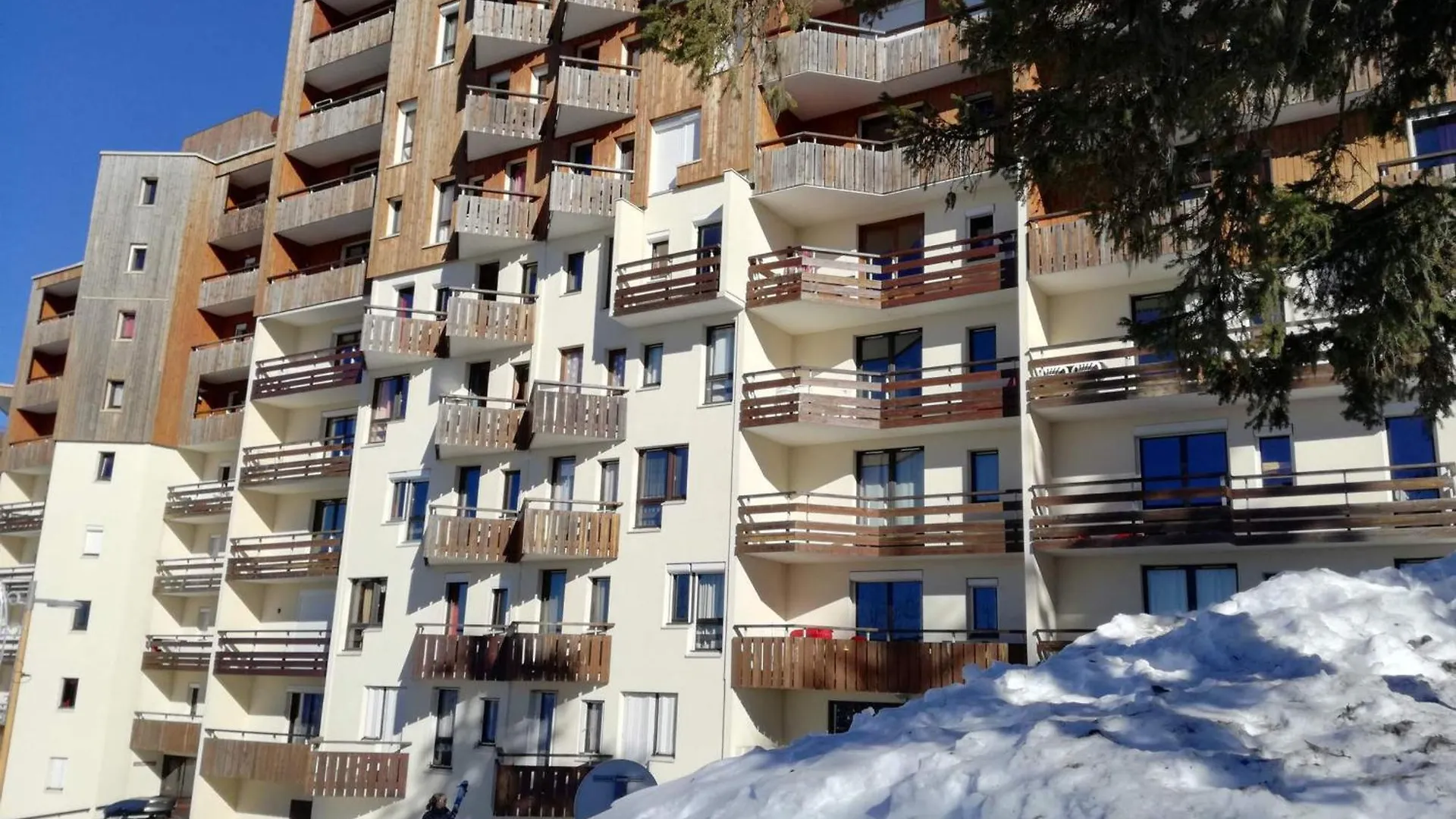 Apartmán 2 Pieces Au Pied Des Pistes Avec Balcon Et Cuisine Equipee - Fr-1-557-110 Les Adrets